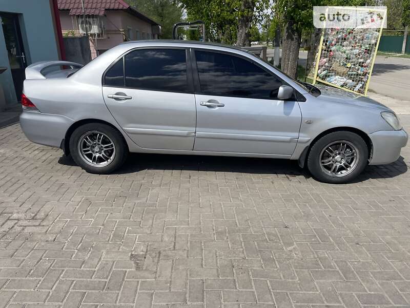 Mitsubishi Lancer x (2007)