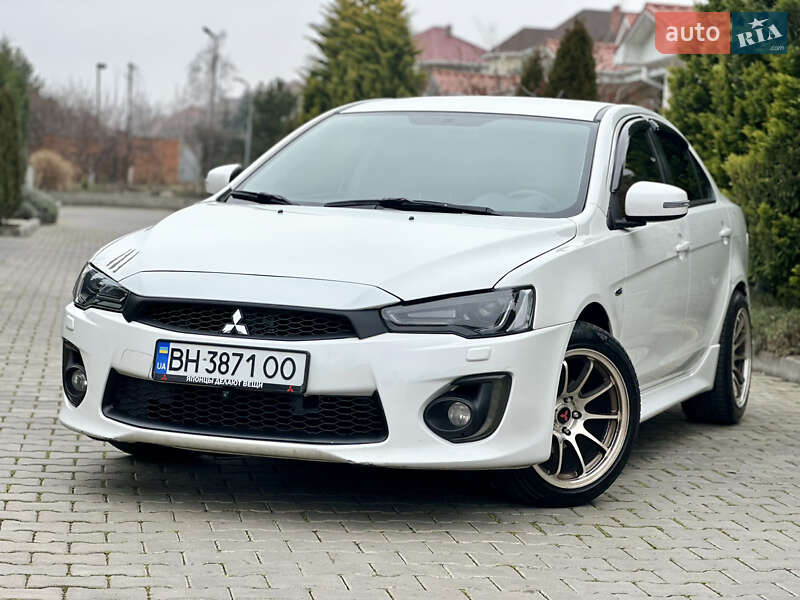 Mitsubishi Lancer (2015)