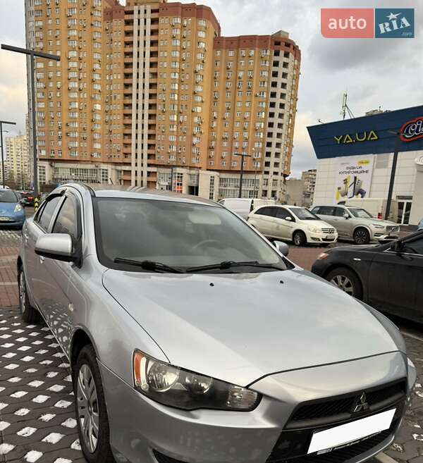 Mitsubishi Lancer (2010)