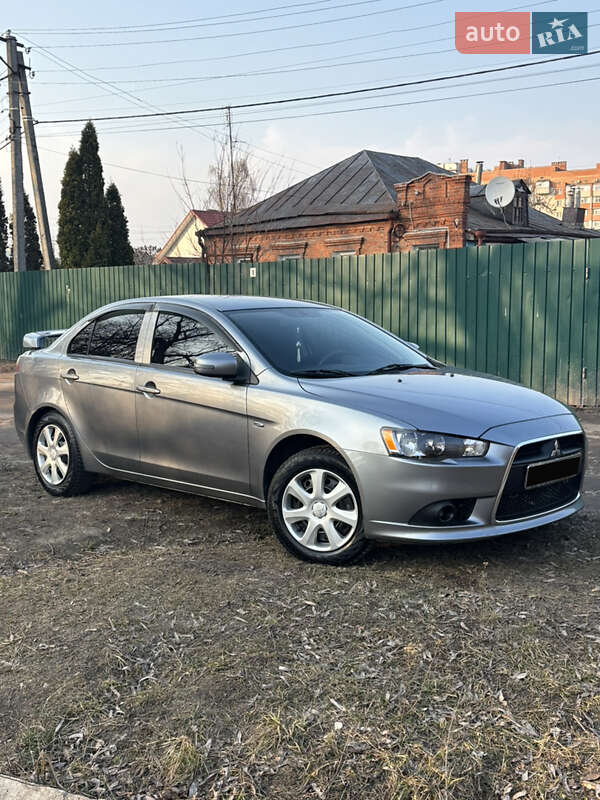 Mitsubishi Lancer (2015)