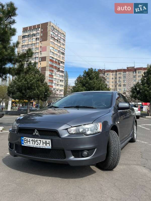 Mitsubishi Lancer (2011)