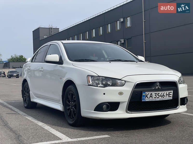 Mitsubishi Lancer (2013)