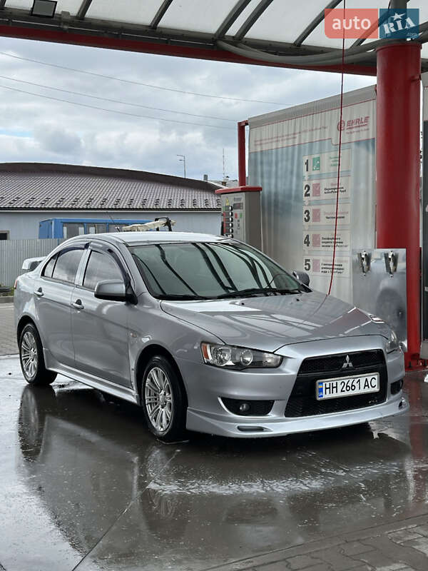 Mitsubishi Lancer (2010)