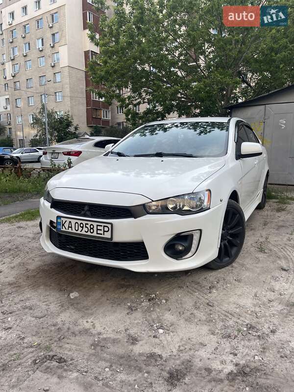 Mitsubishi Lancer (2016)