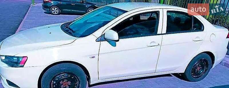 Mitsubishi Lancer (2014)