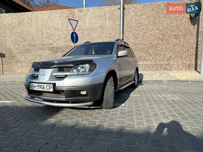 Mitsubishi Outlander (2004)