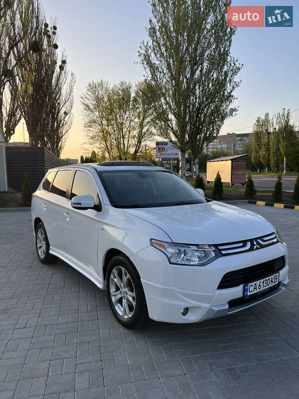 Mitsubishi Outlander (2013)