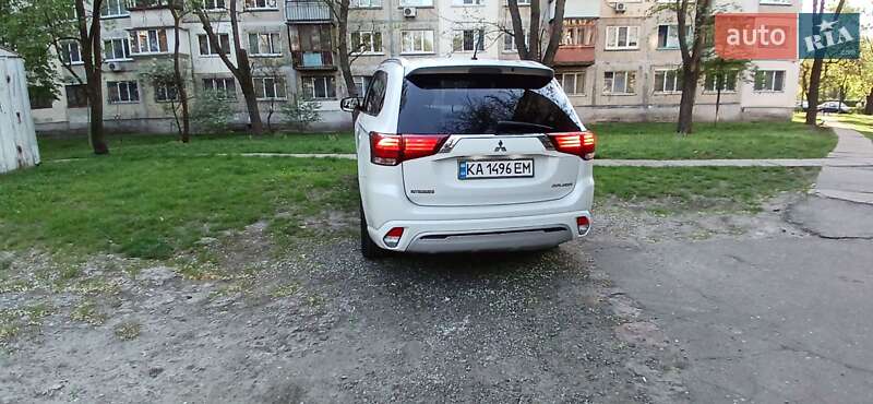 Mitsubishi Outlander (2012)