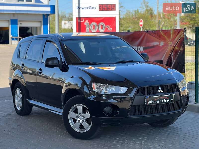 Mitsubishi Outlander (2011)
