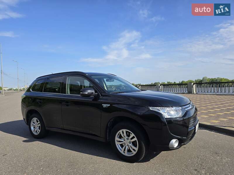 Mitsubishi Outlander (2014)