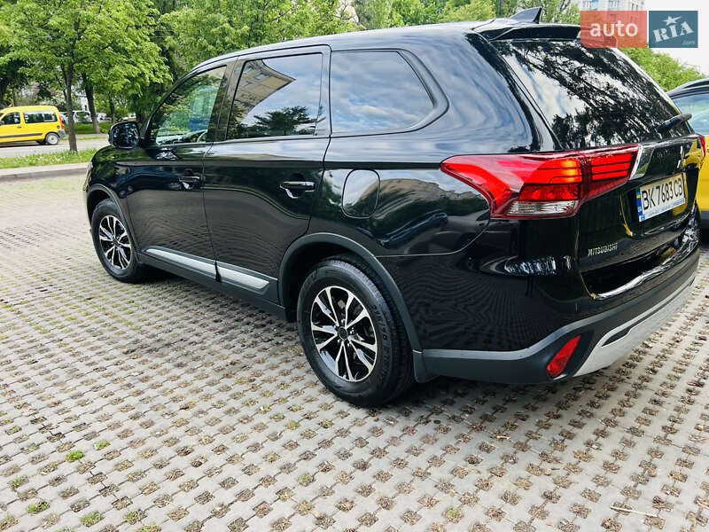Mitsubishi Outlander (2018)