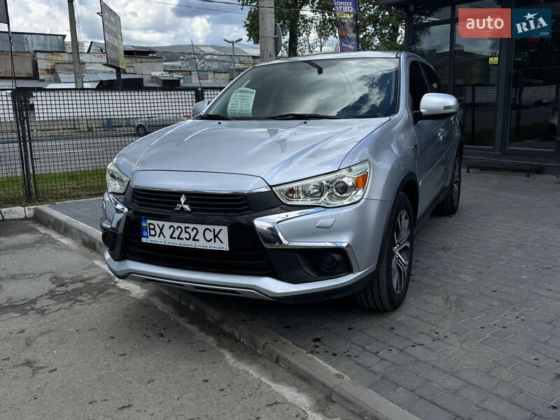 Mitsubishi Outlander (2016)