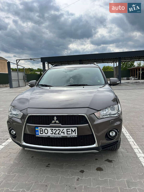 Mitsubishi Outlander (2011)