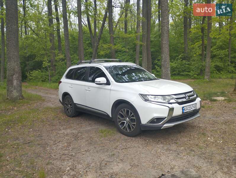 Mitsubishi Outlander (2017)