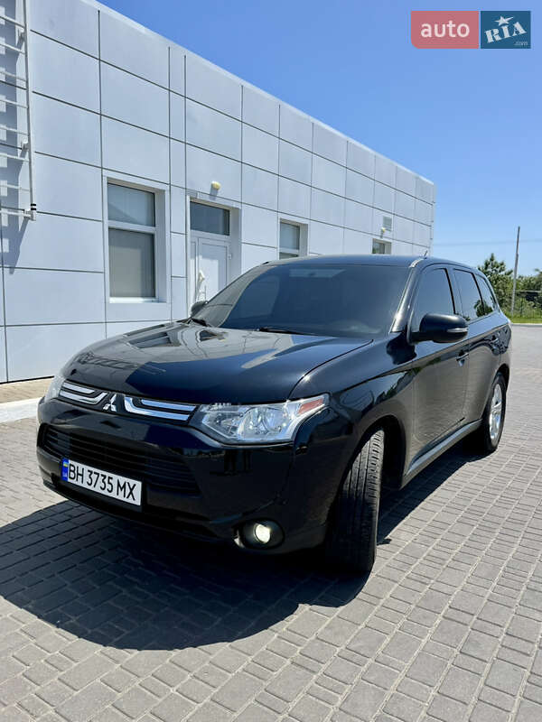 Mitsubishi Outlander (2013)