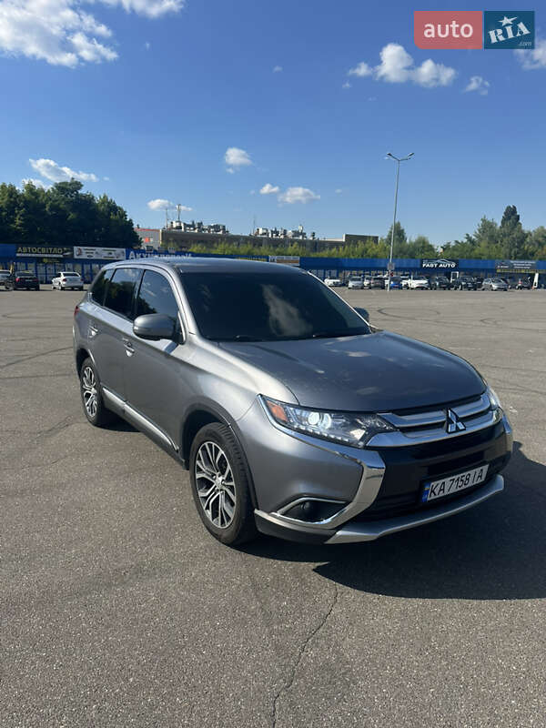 Mitsubishi Outlander (2017)