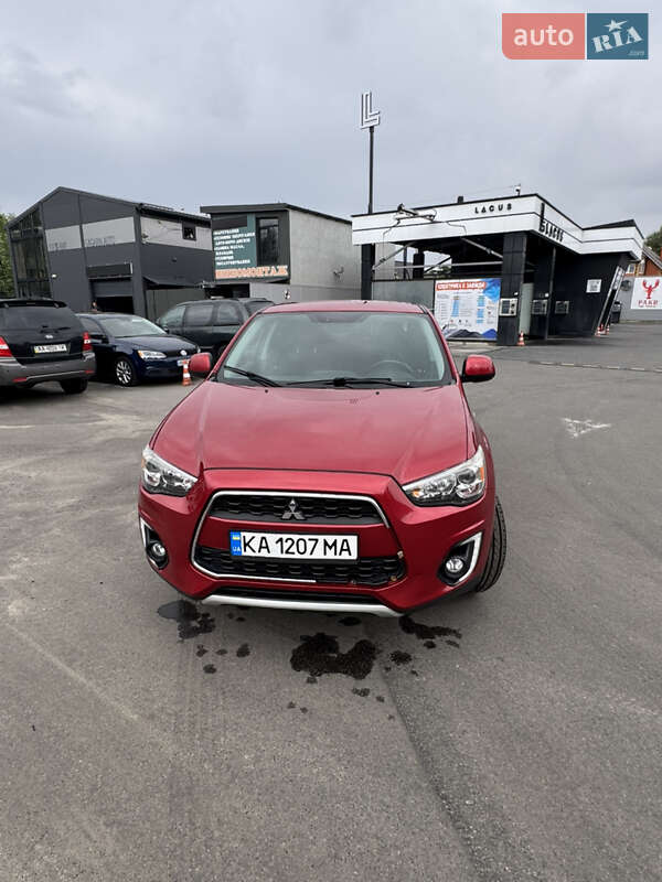 Mitsubishi Outlander (2015)