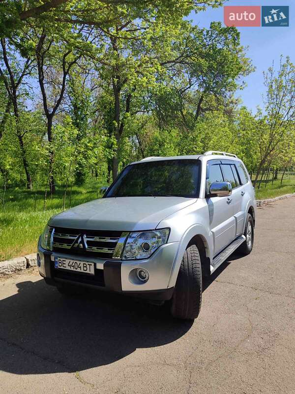 Mitsubishi Pajero wagon (2007)
