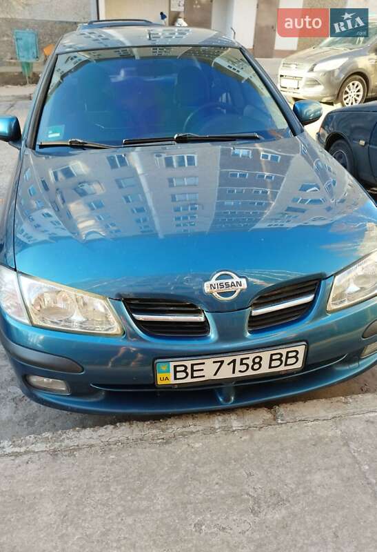 Nissan Almera (2002)