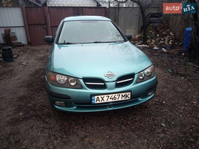 Nissan Almera (2000)