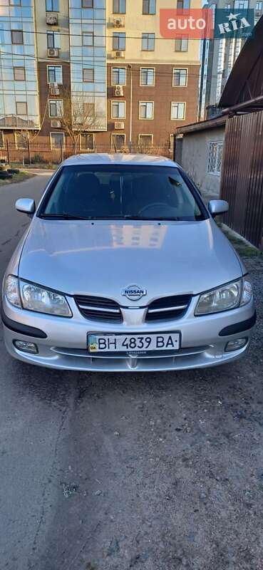 Nissan Almera (2000)