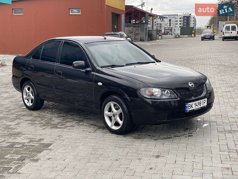 Nissan Almera (2006)
