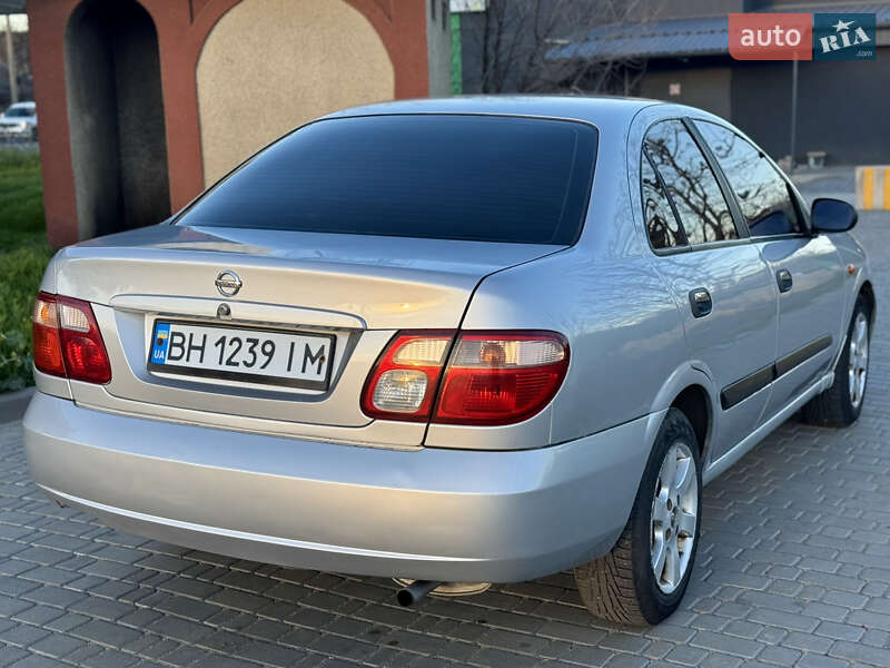 Nissan Almera (2003)