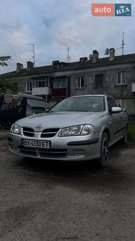 Nissan Almera (2000)