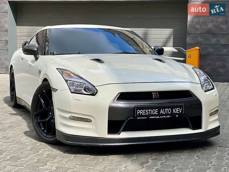 Nissan Gt-r (2013)