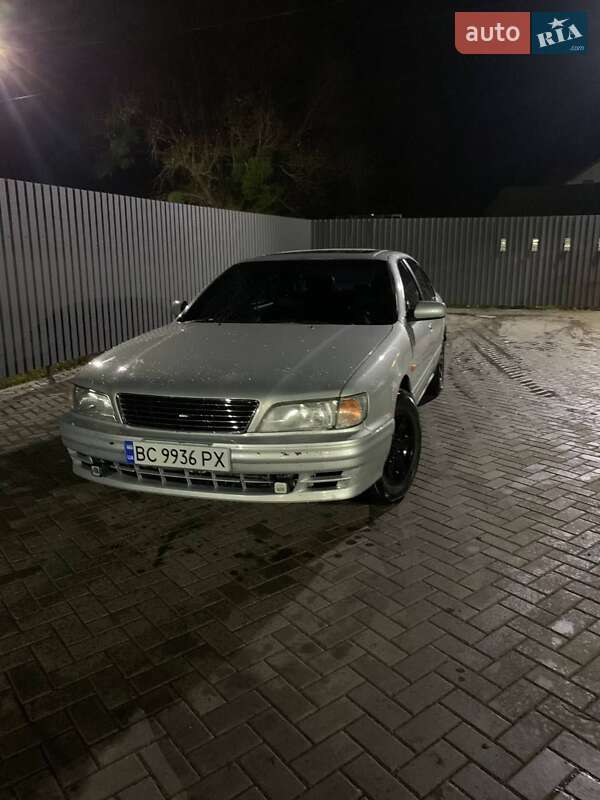 Nissan Maxima (1995)