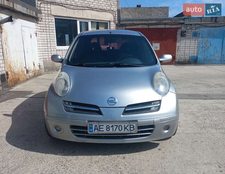 Nissan Micra (2004)