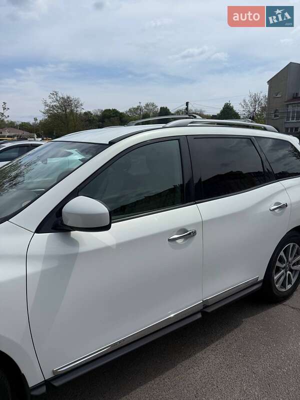 Nissan Pathfinder (2012)
