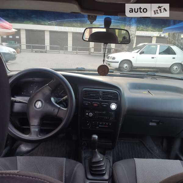 Nissan Primera (1993)