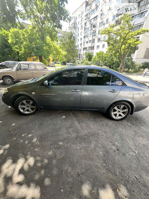 Nissan Primera (2002)