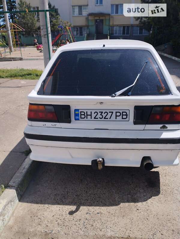 Nissan Sunny (1989)