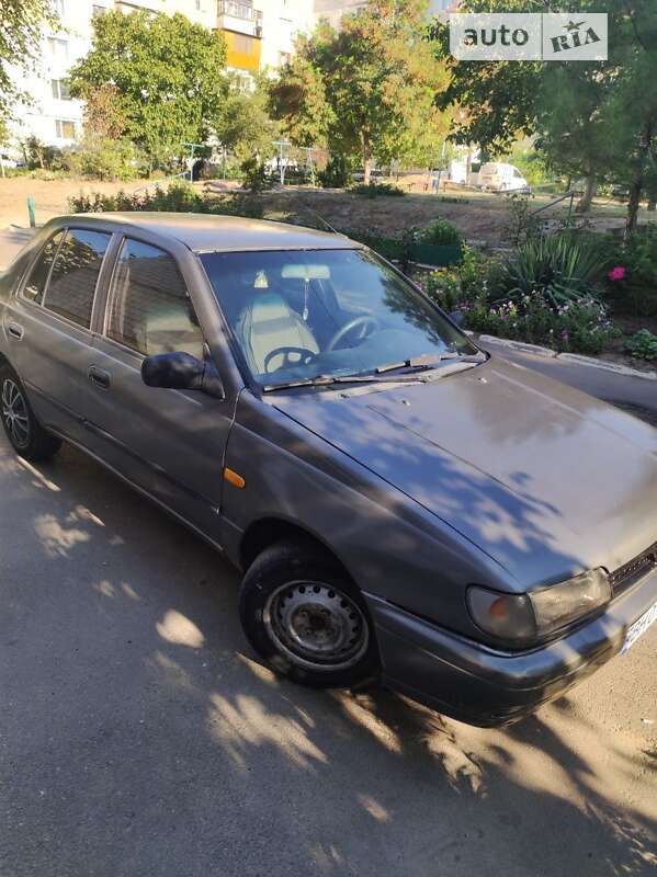Nissan Sunny (1991)