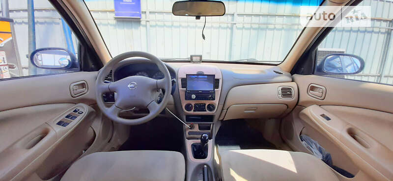 Nissan Sunny (2004)