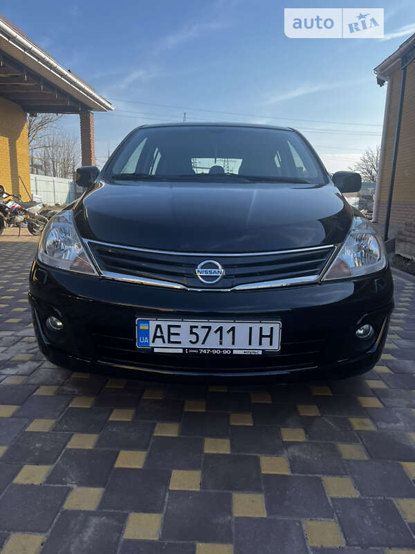 Nissan Tiida (2011)