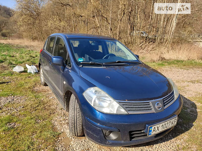 Nissan Tiida (2008)