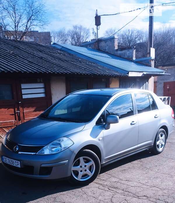 Nissan Tiida (2008)