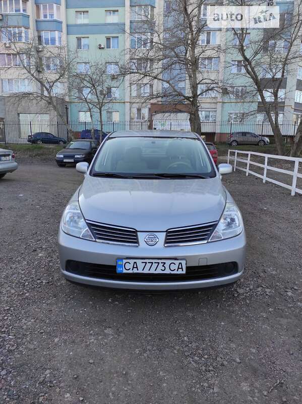 Nissan Tiida (2007)