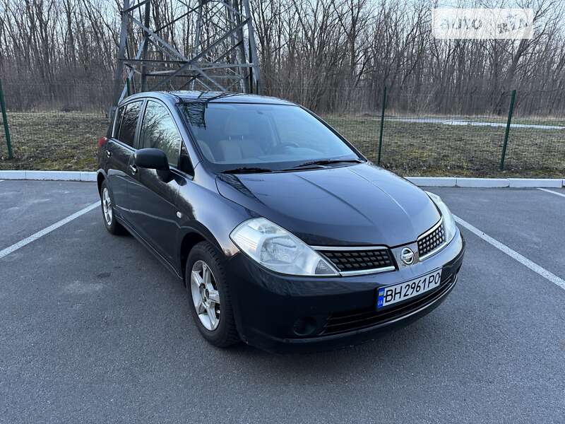 Nissan Tiida (2007)