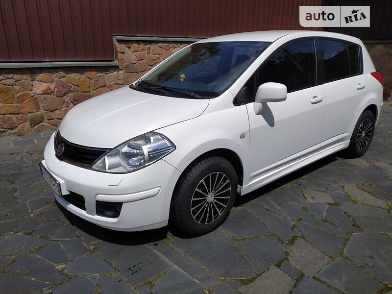 Nissan Tiida (2010)