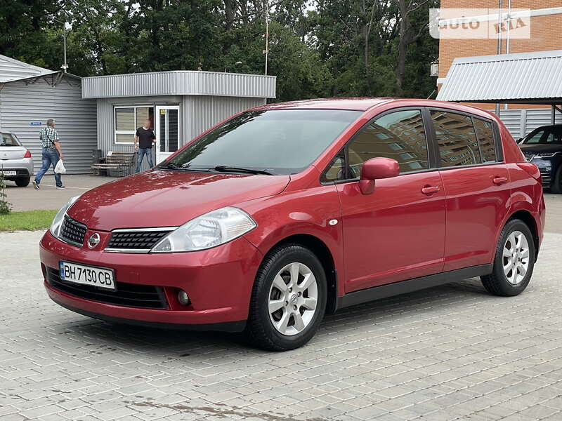 Nissan Tiida (2008)