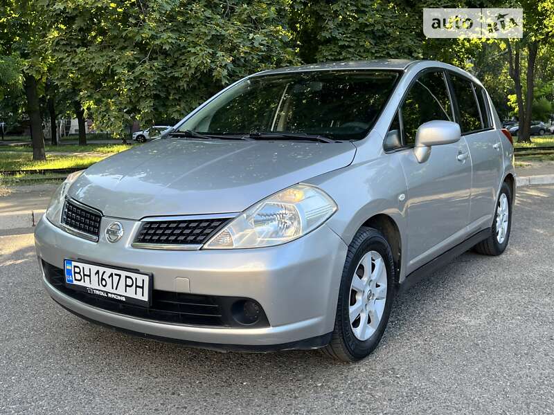 Nissan Tiida (2008)