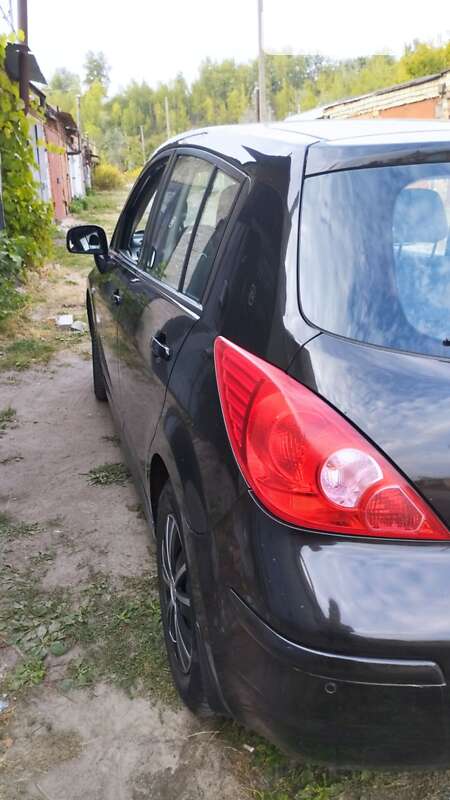 Nissan Tiida (2011)