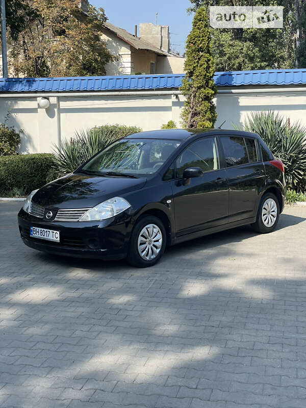 Nissan Tiida (2008)
