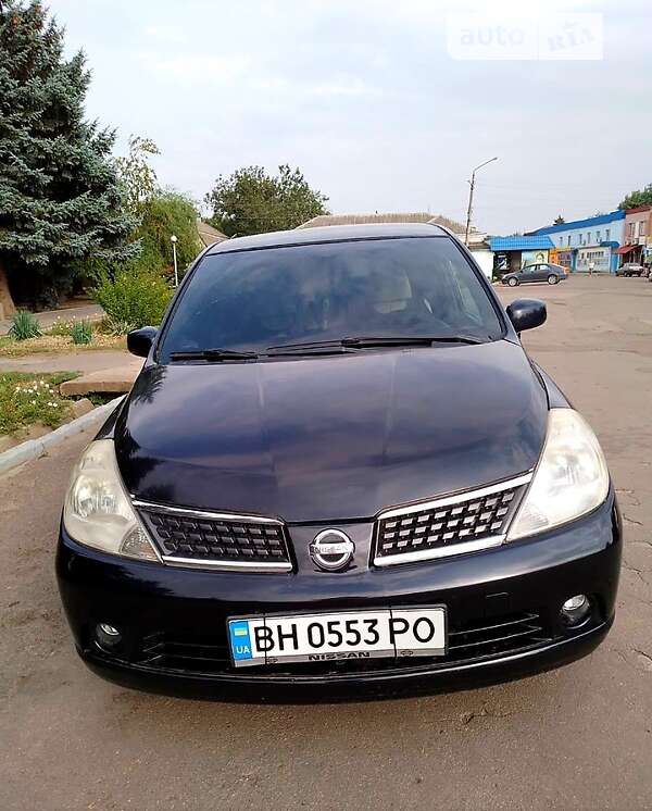 Nissan Tiida (2008)