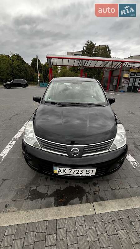 Nissan Tiida (2008)