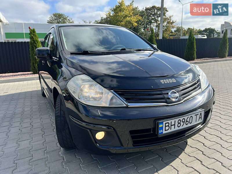 Nissan Tiida (2011)